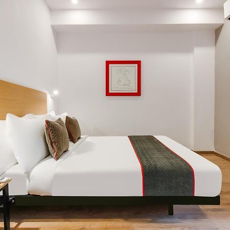 Super Townhouse The Cinco Hotel Near Esi Hospital Haiderabad Buitenkant foto