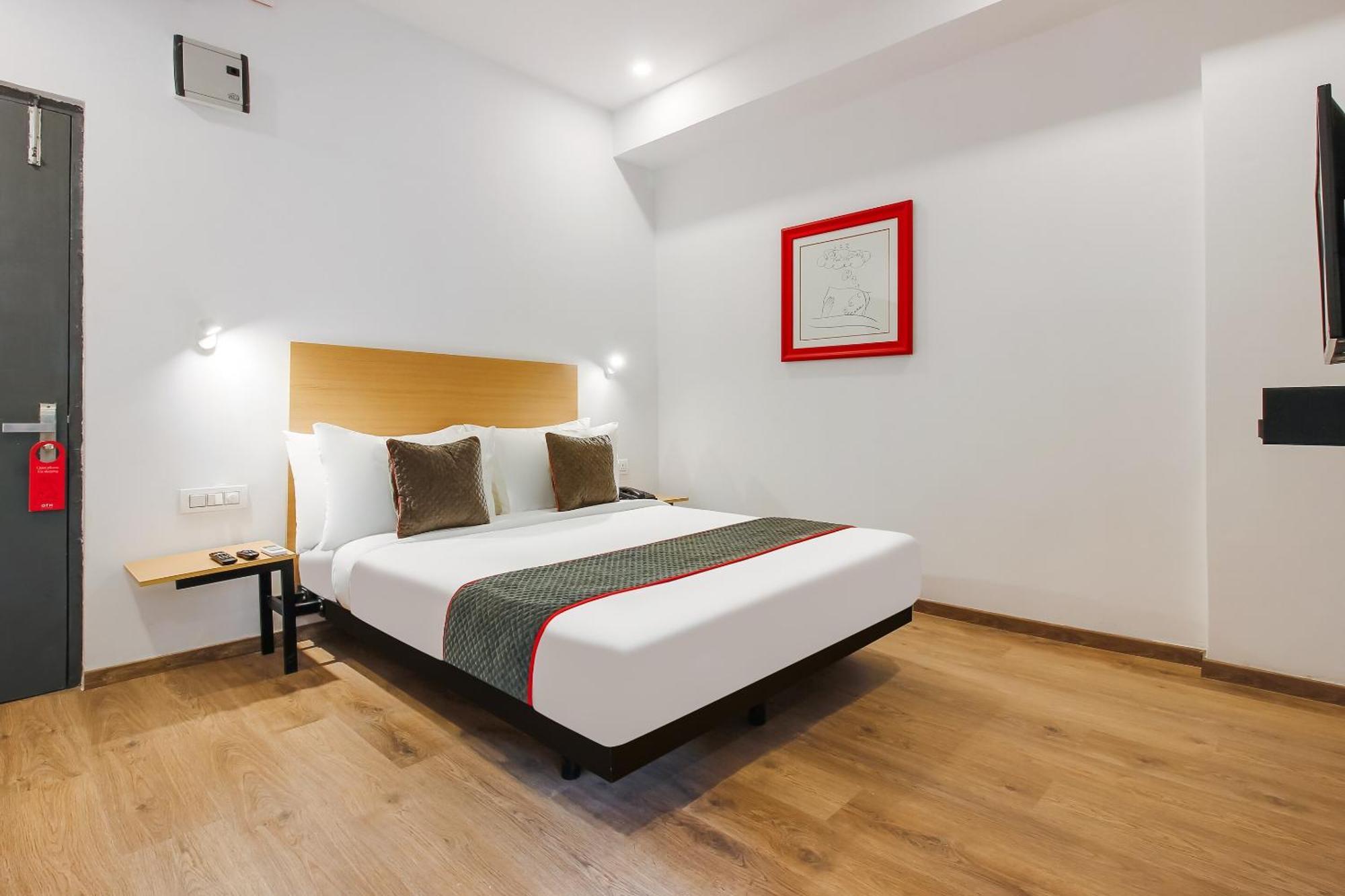 Super Townhouse The Cinco Hotel Near Esi Hospital Haiderabad Buitenkant foto