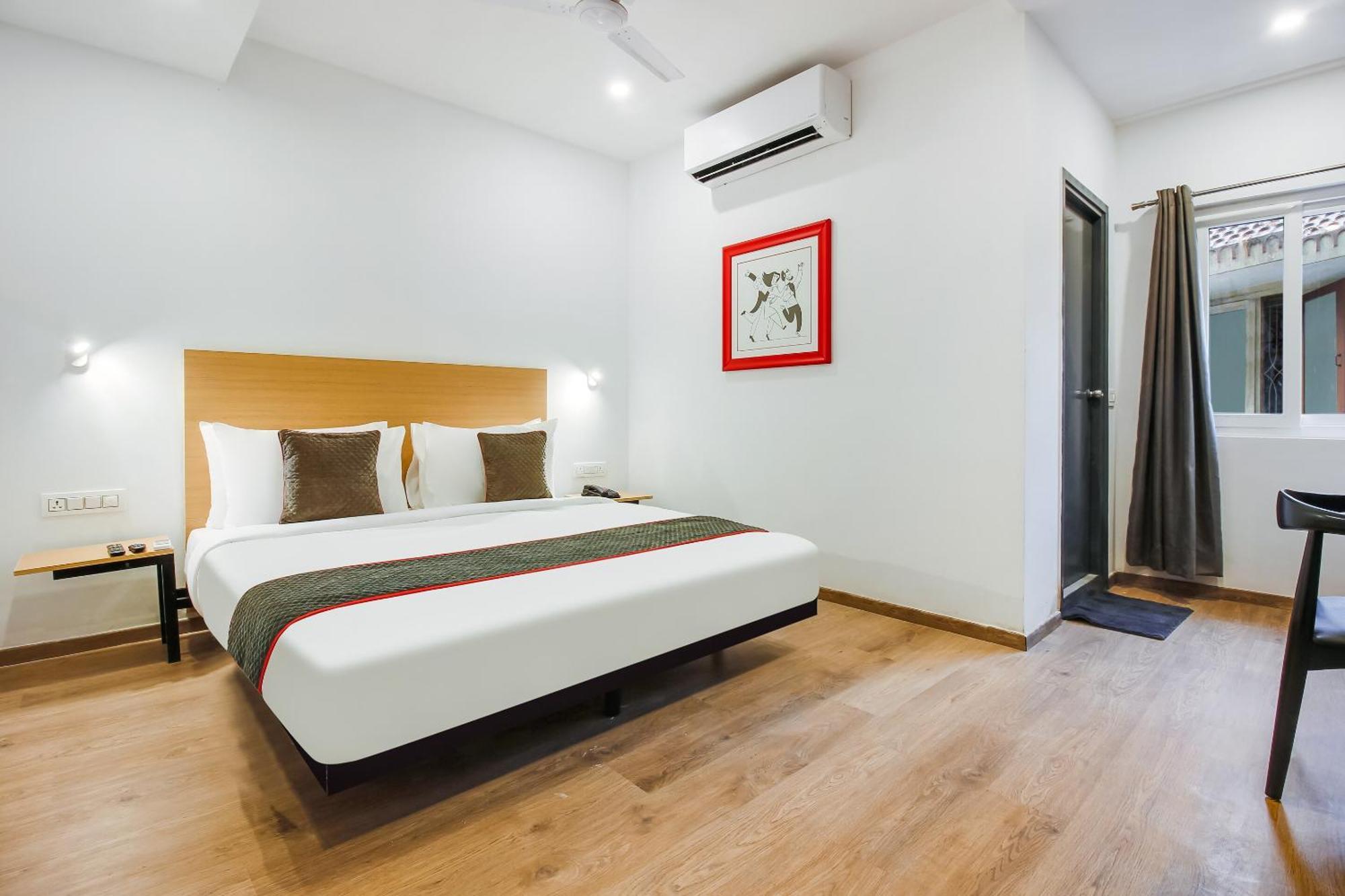 Super Townhouse The Cinco Hotel Near Esi Hospital Haiderabad Buitenkant foto