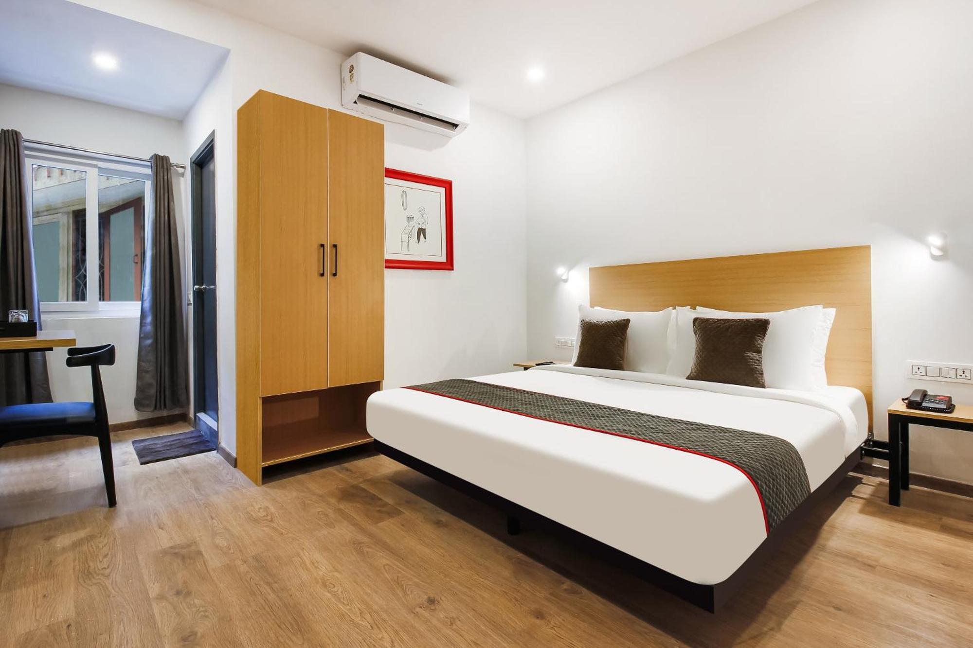 Super Townhouse The Cinco Hotel Near Esi Hospital Haiderabad Buitenkant foto